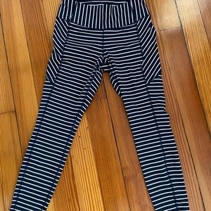 Athleta 7/8 Contender Leggings